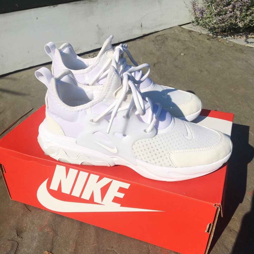 *RARE* NIKE React Presto sneakers, Triple White